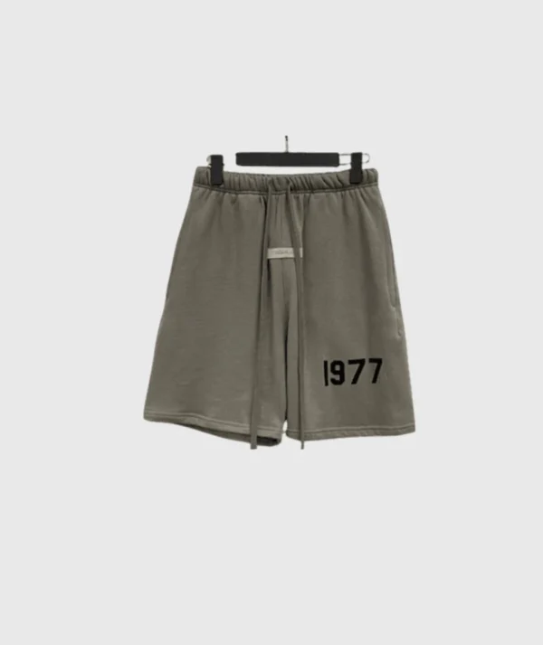 Fear of God Essentials 1977 Logo Shorts Dunkel Gray